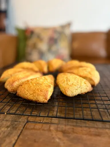 5 Plain Scones